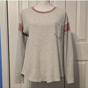 SO | Cozy Top Light Gray with Pink Neckline and Sleeve Accents